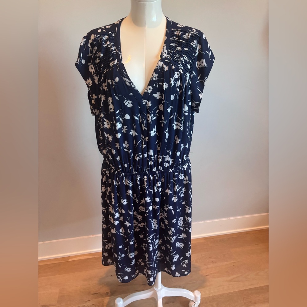 DR2 floral navy blue dress. Size 2x